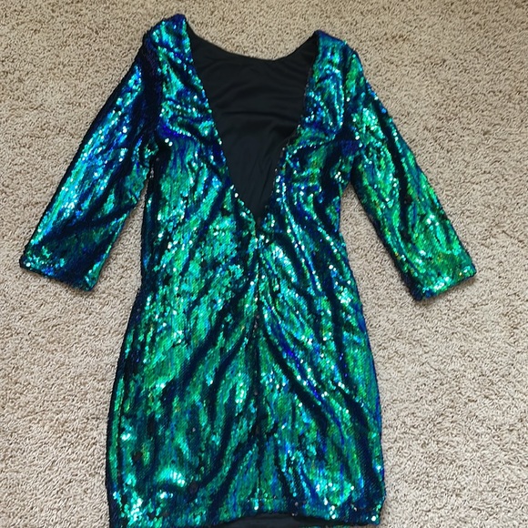 Tobi Sequin Blue Green Mermaid Going Out Party Dress Low V Neck Back Size Medium - Picture 3 of 3